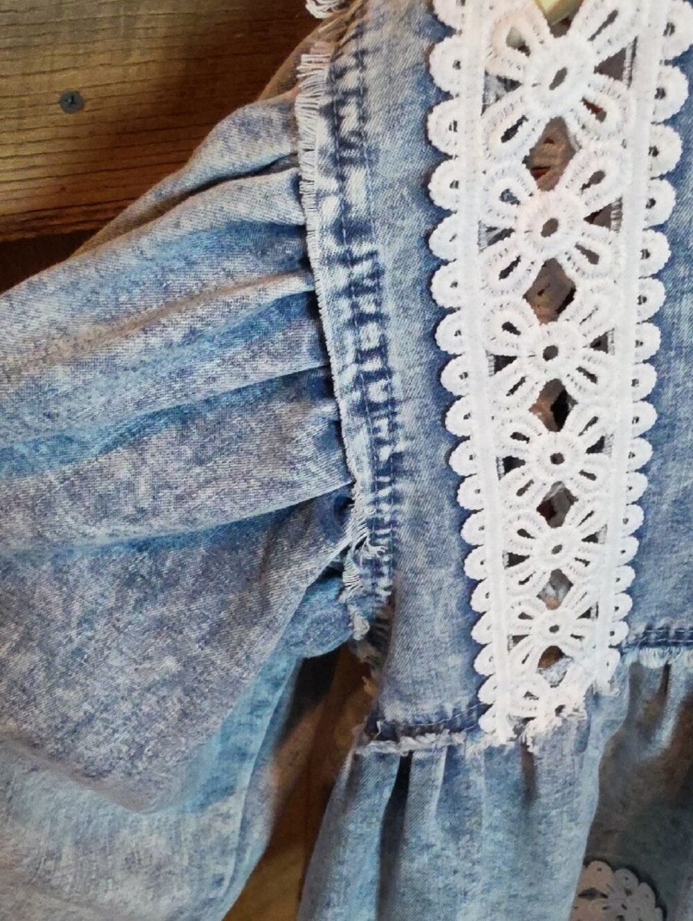 227p POL Light Wash Denim-Effect Tunic with White Lace Trim - Picture 7 of 11
